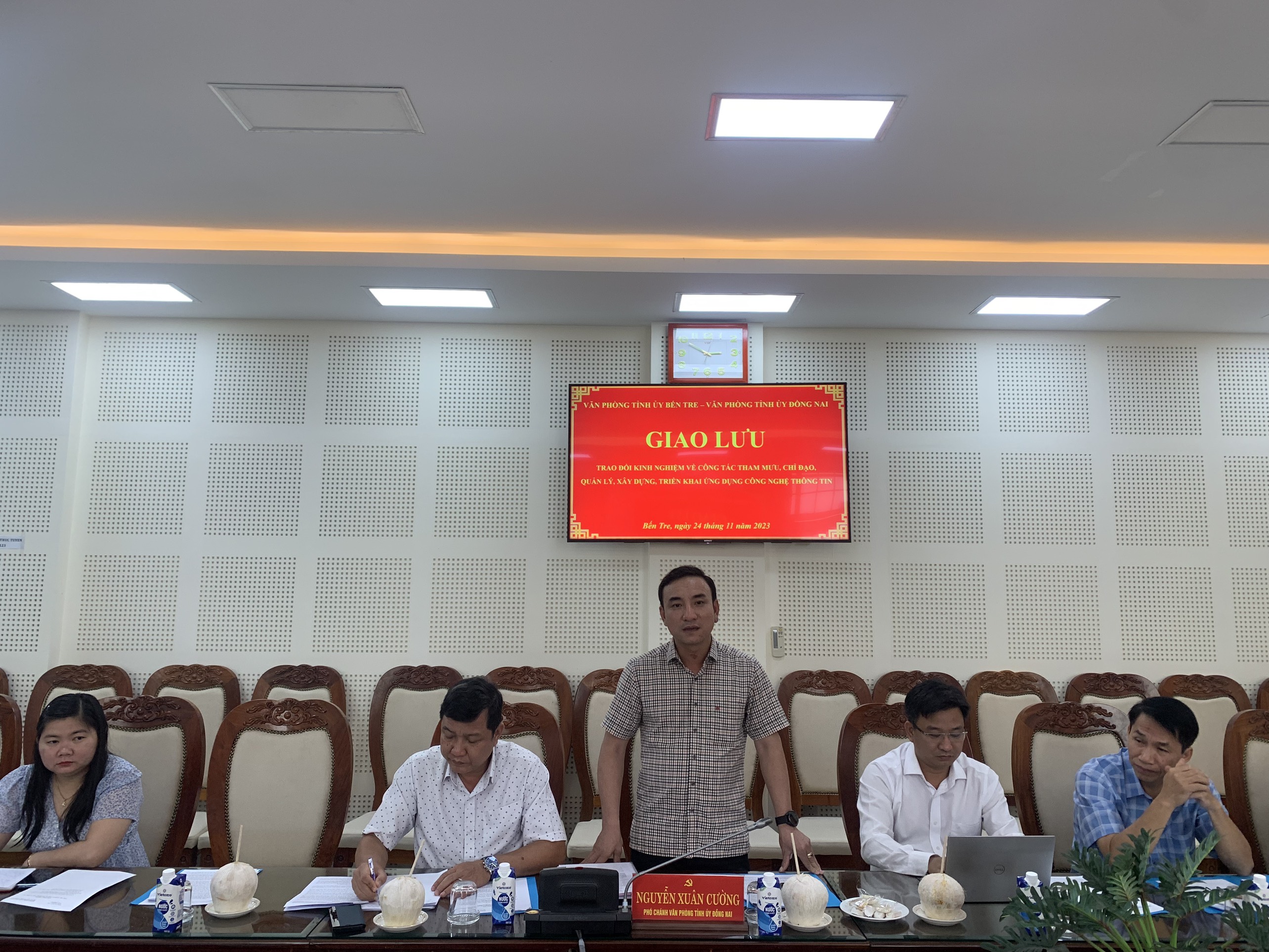 Văn phòng Tỉnh ủy Đồng Nai giao lưu trao đổi kinh nghiệm trong việc triển khai ứng dụng công nghệ thông tin và công tác cơ yếu tại Văn phòng Tỉnh ủy Bến Tre